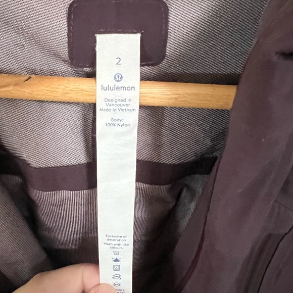 SOLD Lululemon water resistant Jacket - Picture 5 of 6